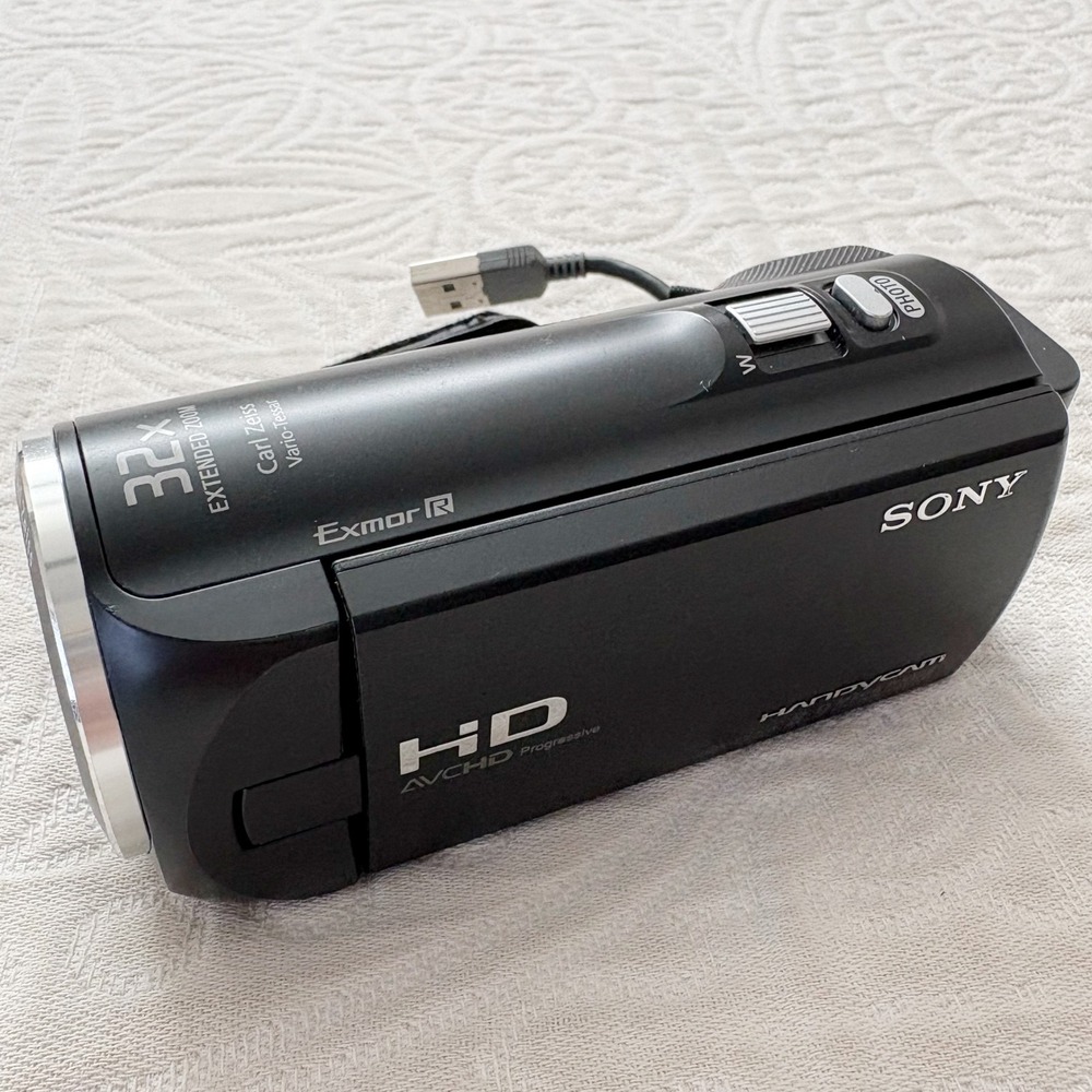 Sony HDR-CX220 1080p Handycam HD Video‎ Camcorder